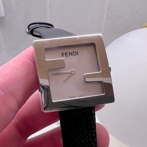 Fendi “F” Watch 4000L women’s Quartz Silver Black leather